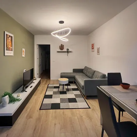 New Bazaar Cane 3 티라나